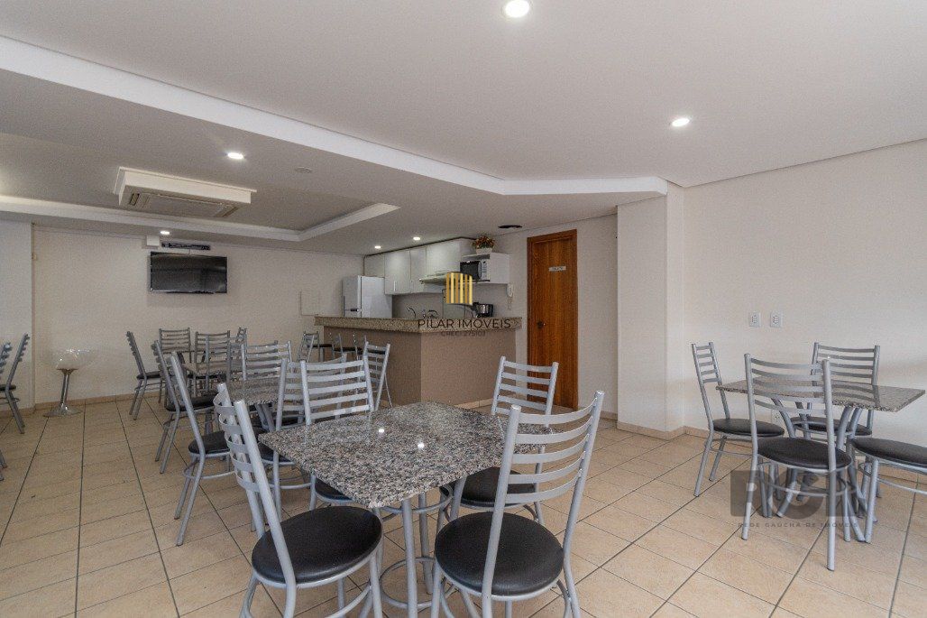 Apto 3 dormitórios, transformado em 2 com suíte e closet enorme, 2 vagas de garagem no jardim botânico