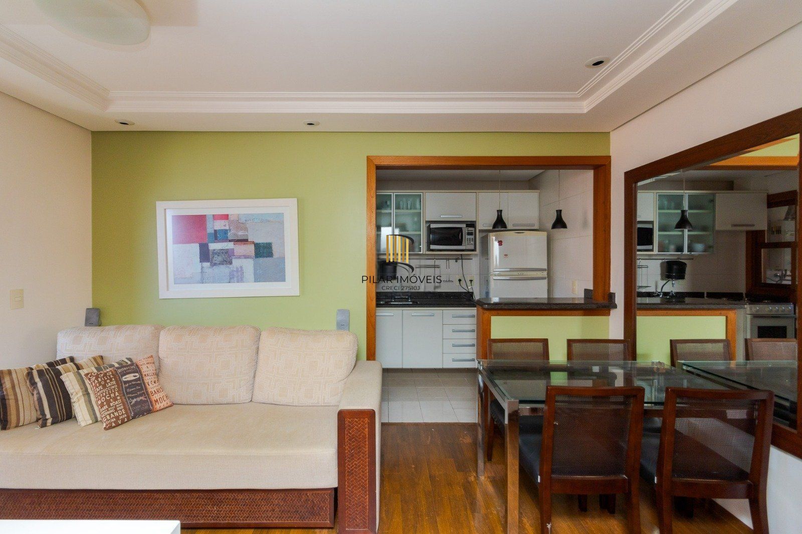 Charmoso apartamento semimobiliado no bairro Bela Vista