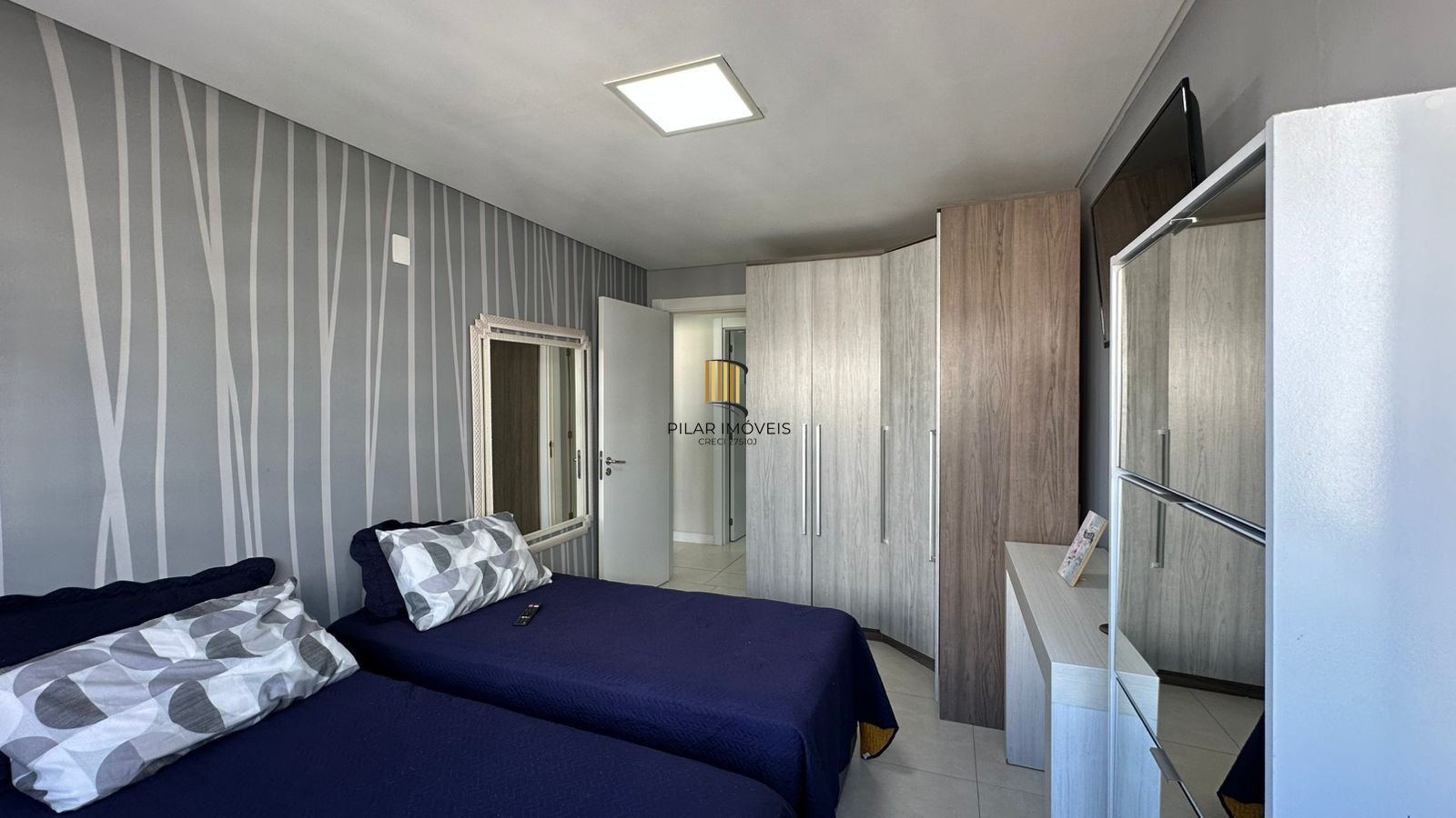 APARTAMENTO 3 DORMITÓRIOS MOBILIADO NO CENTRO DE TORRES RS