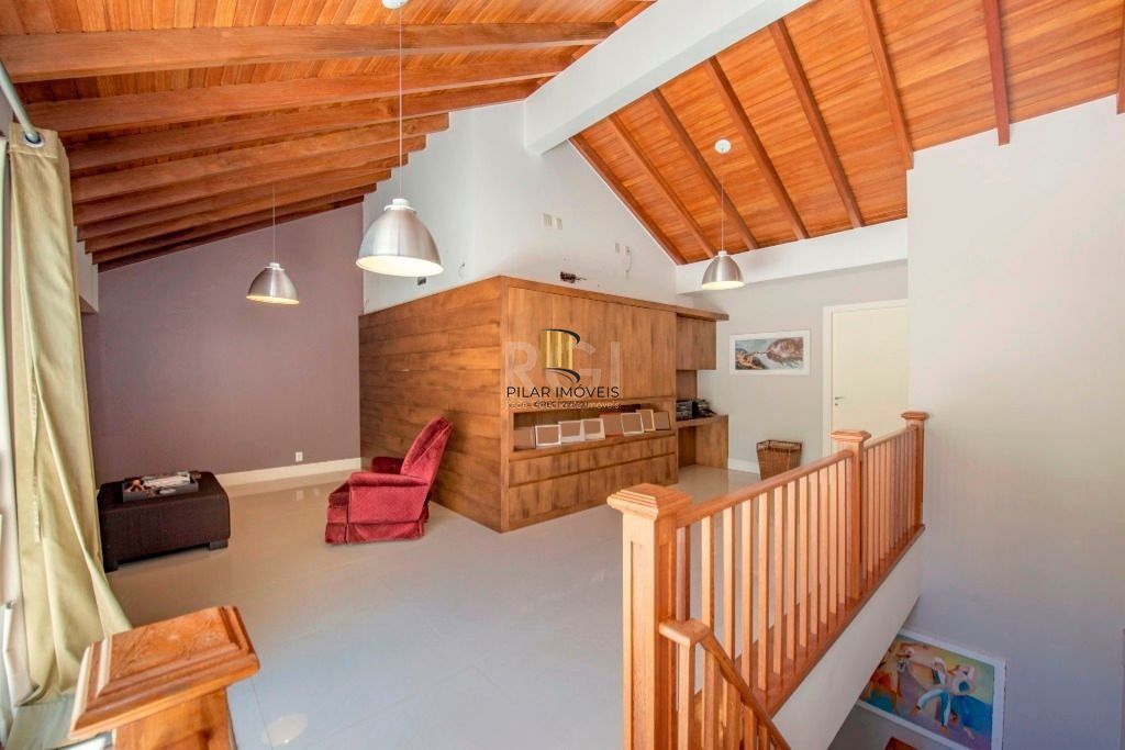 Casa para comprar Com 4 dormitórios , 431 m²- Três Figueiras - Porto Alegre/RS