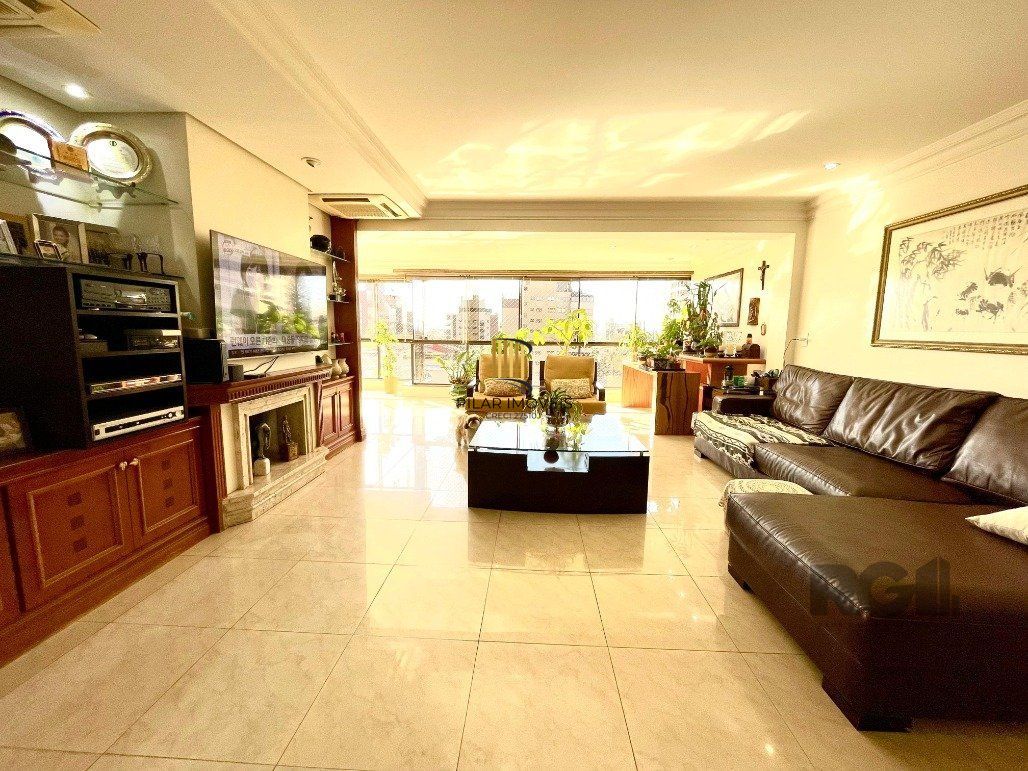 Ótimo apartamento com 3 dormitórios e 2 vagas em localização estratégica!