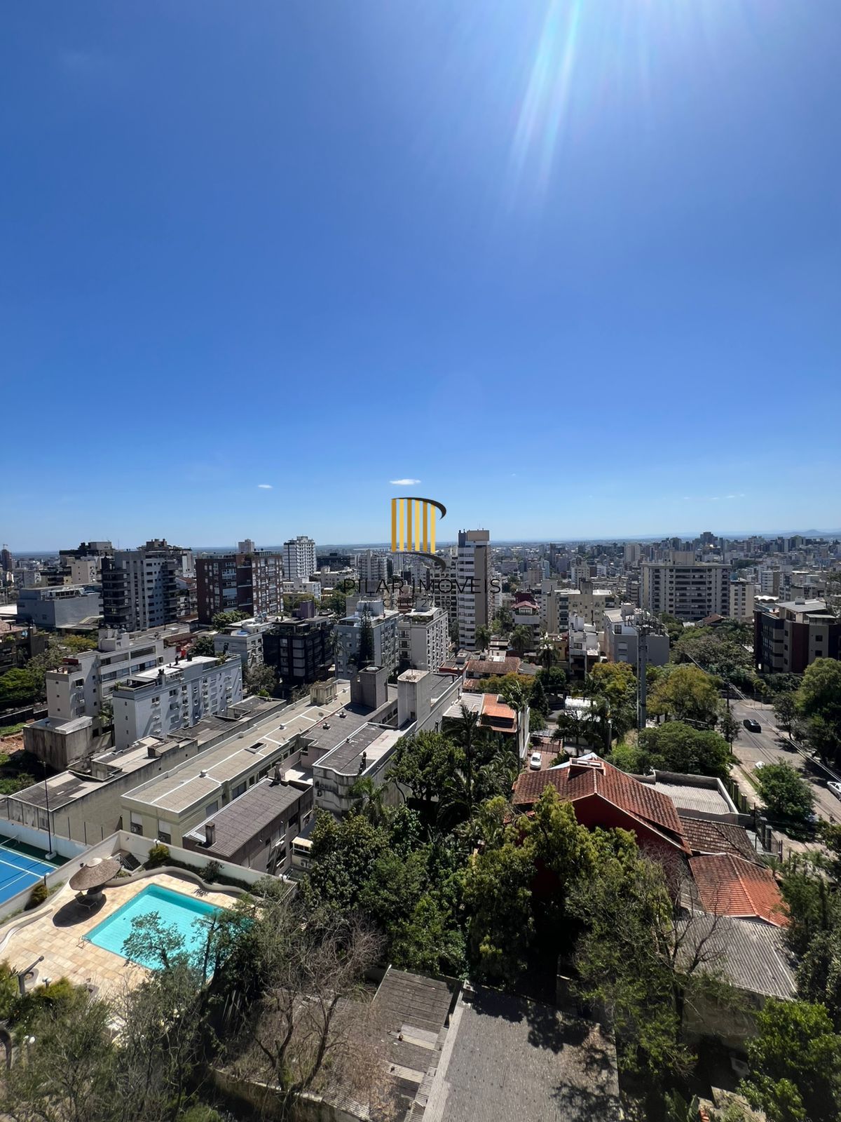 Alto Padrão no Bela Vista: 4 Dorms, Vista Rio, Lareira e 3 Vagas no Ed. Vercelli