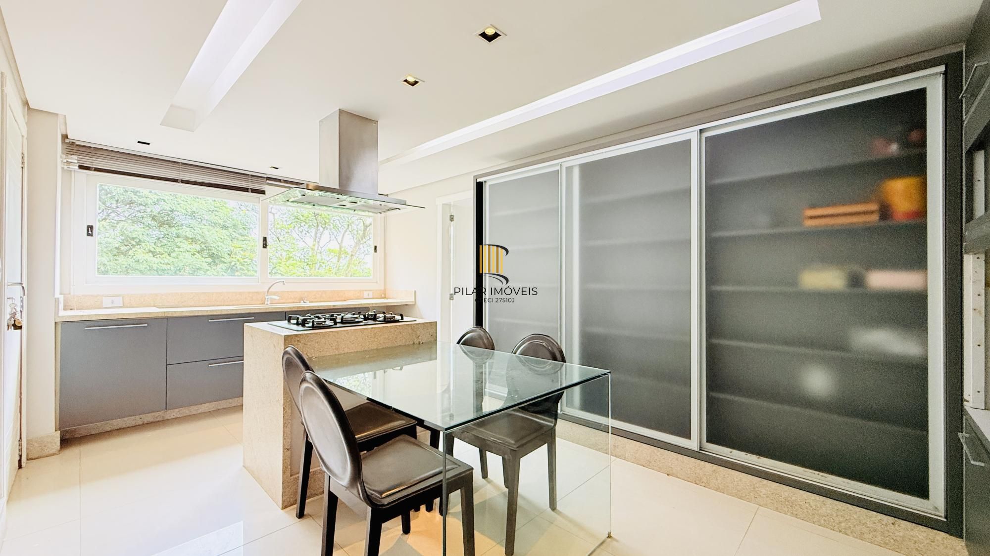 Cobertura Duplex de 318m com Piscina Privativa, Energia Solar e Vista Panorâmica