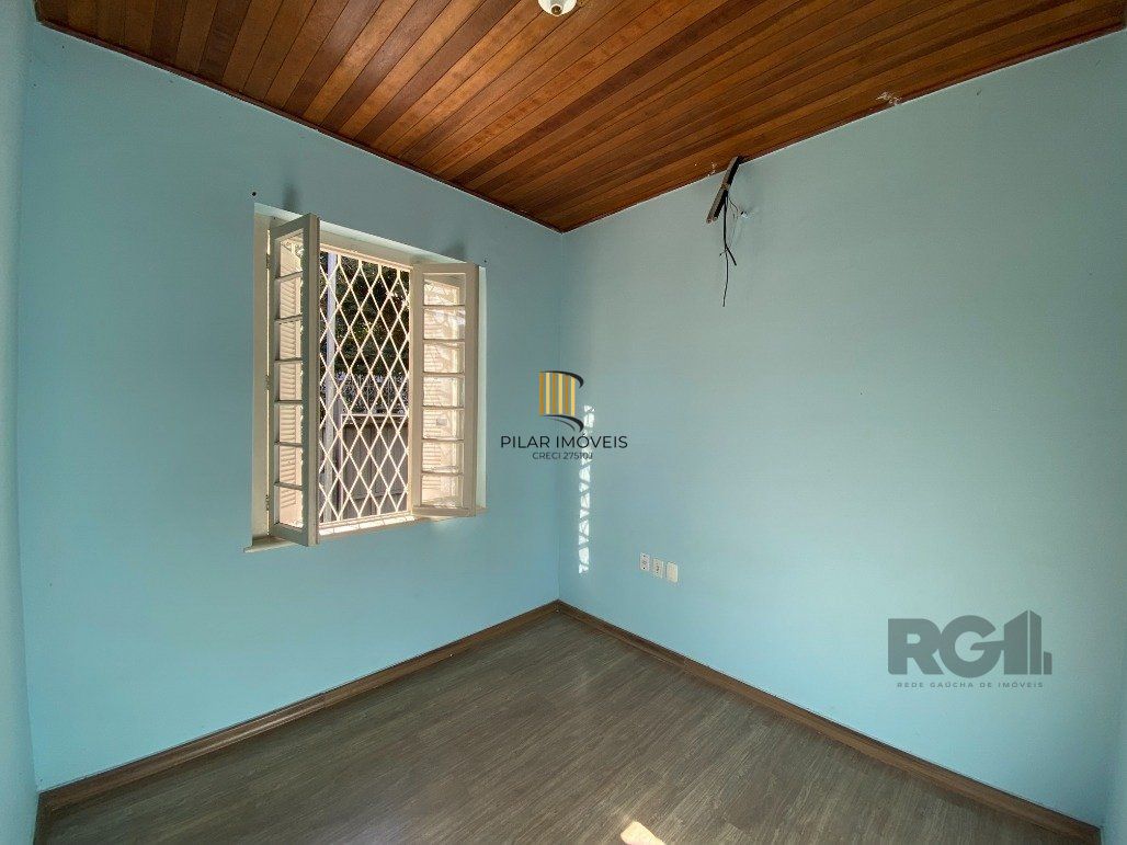 Casa para Comprar com 3 dormitórios no bairro Azenha