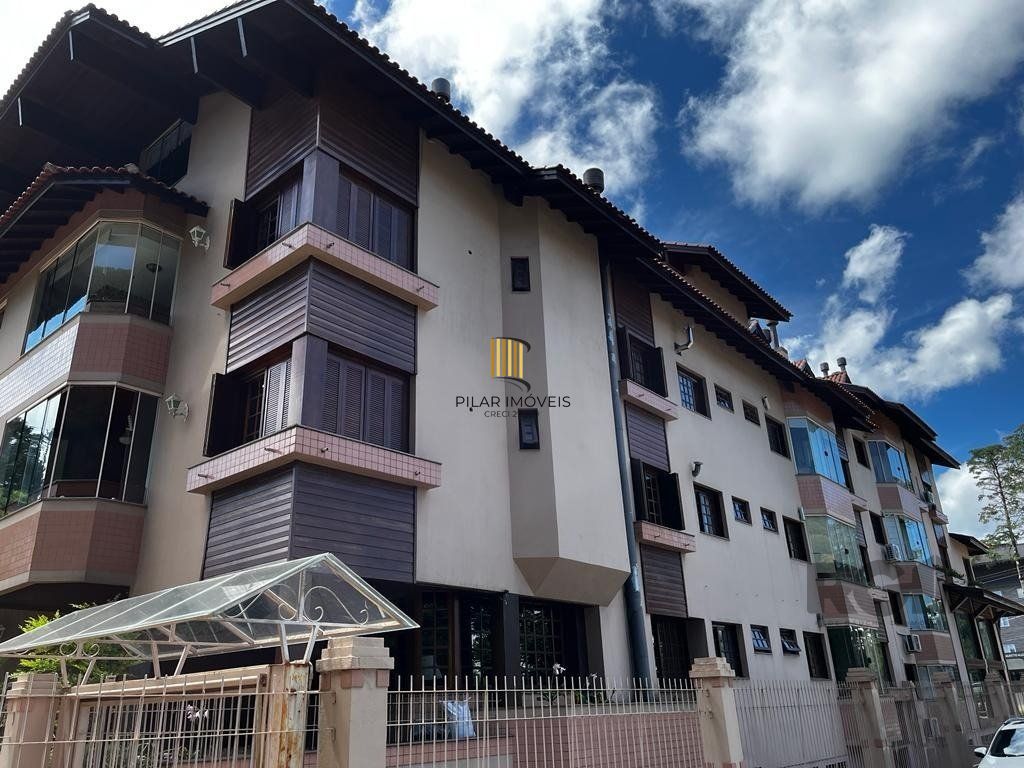 Cobertura duplex com 2 suítes e uma vaga para Comprar em Gramado.