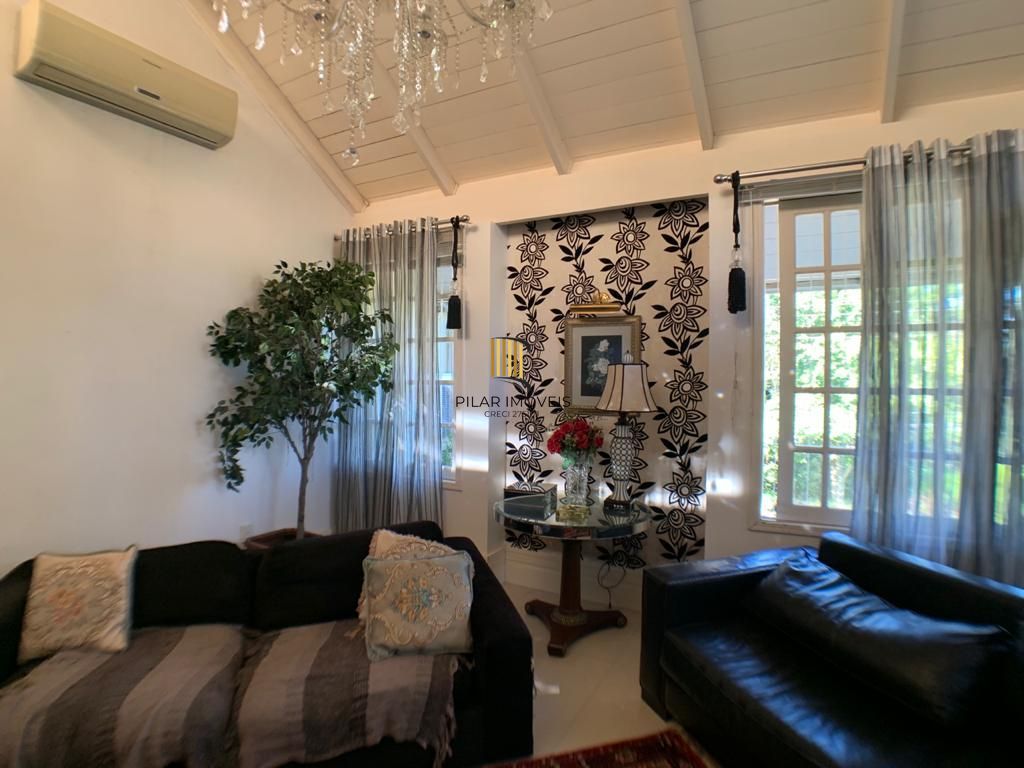 Casa para Venda - 420m², 3 dormitórios, sendo 1 suites, Ipanema