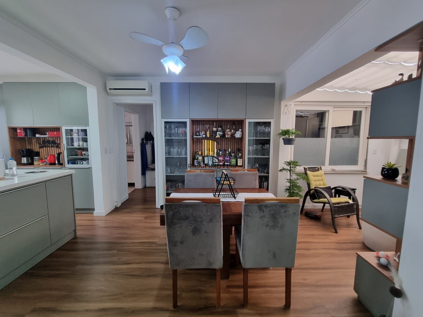 Casa terrea e reformada no bairro Nonoai