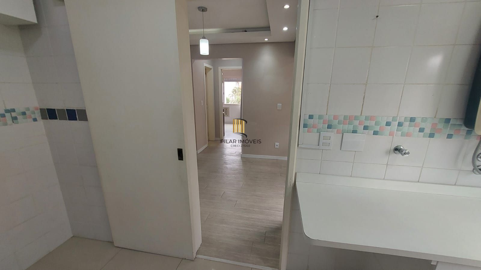 2 QUARTOS, SACADA COM CHURRASQUEIRA - ELEVADOR - CAVALHADA - PORTO ALEGRE - RS