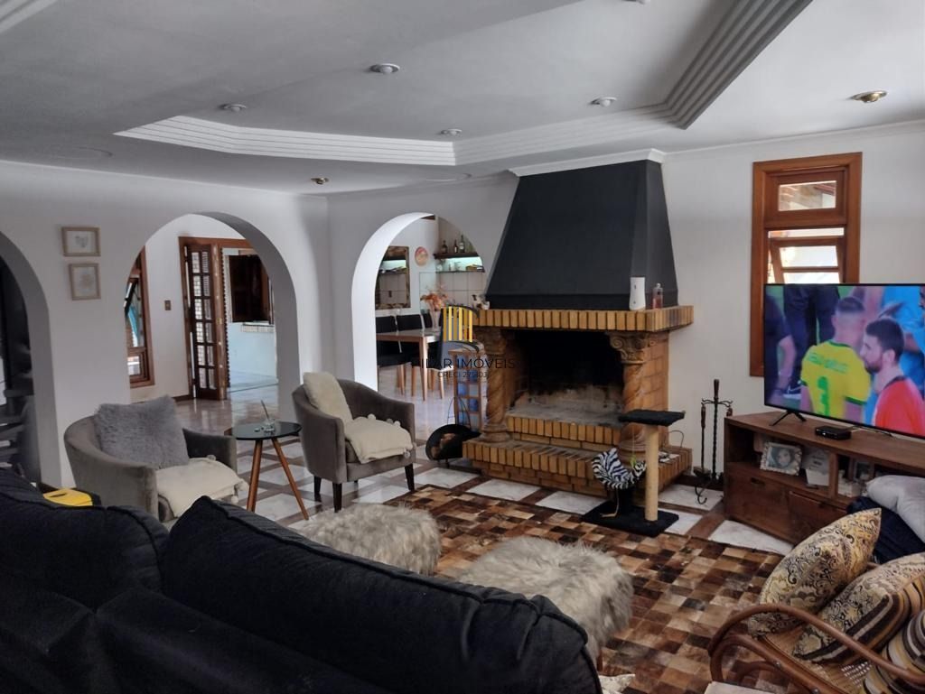 Linda Casa 4 Dormitórios Piscina, Churrasqueira, 4 Vagas Bairro Guarujá