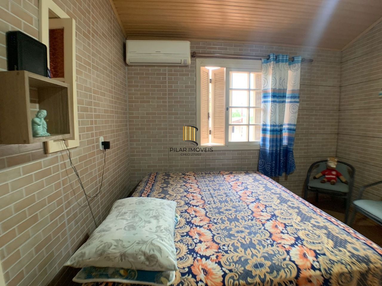 Casa para Venda - 318m², 3 dormitórios, Piscina, Bairro Guarujá