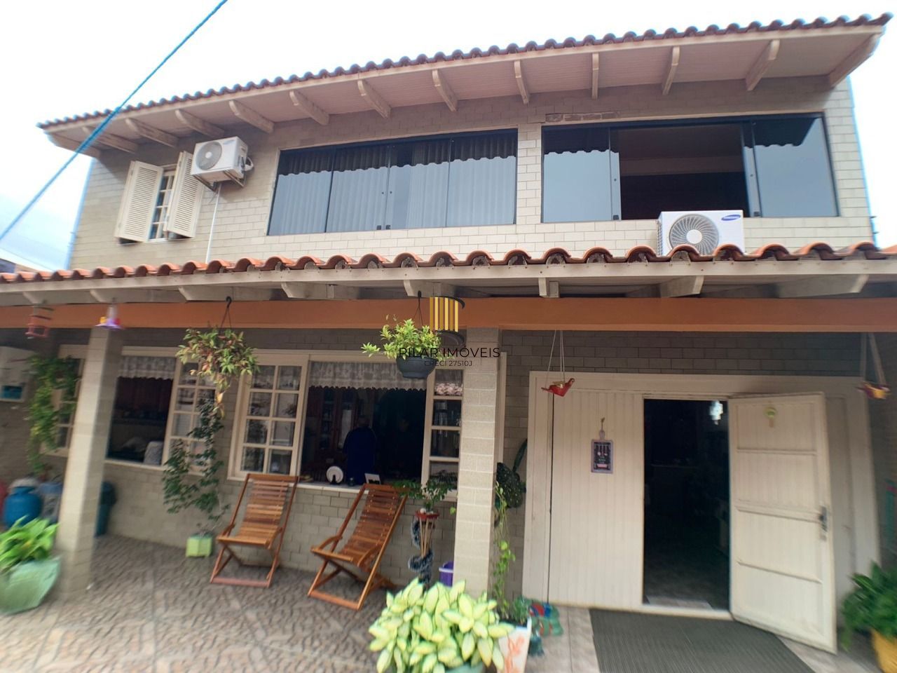 Casa para Venda - 318m², 3 dormitórios, Piscina, Bairro Guarujá