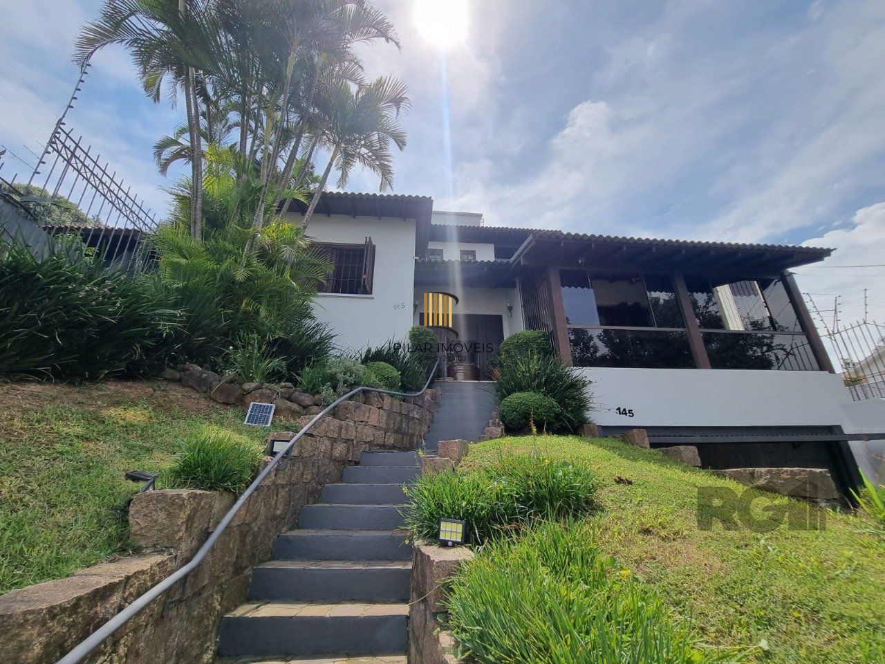 Casa Bairro Jardim Isabel/ Amplo Pátio / Piscina / 3 Dormitórios