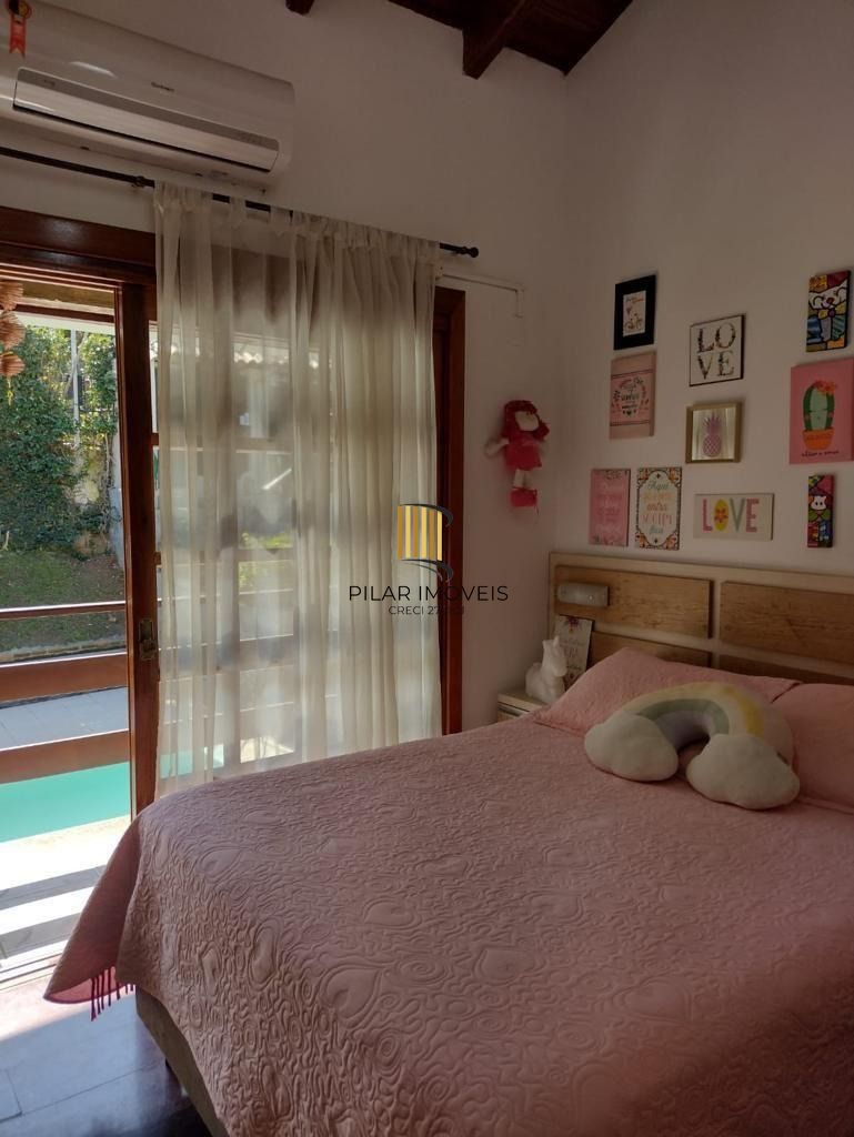 Linda Casa 4 Dormitórios Piscina, Churrasqueira, 4 Vagas Bairro Guarujá