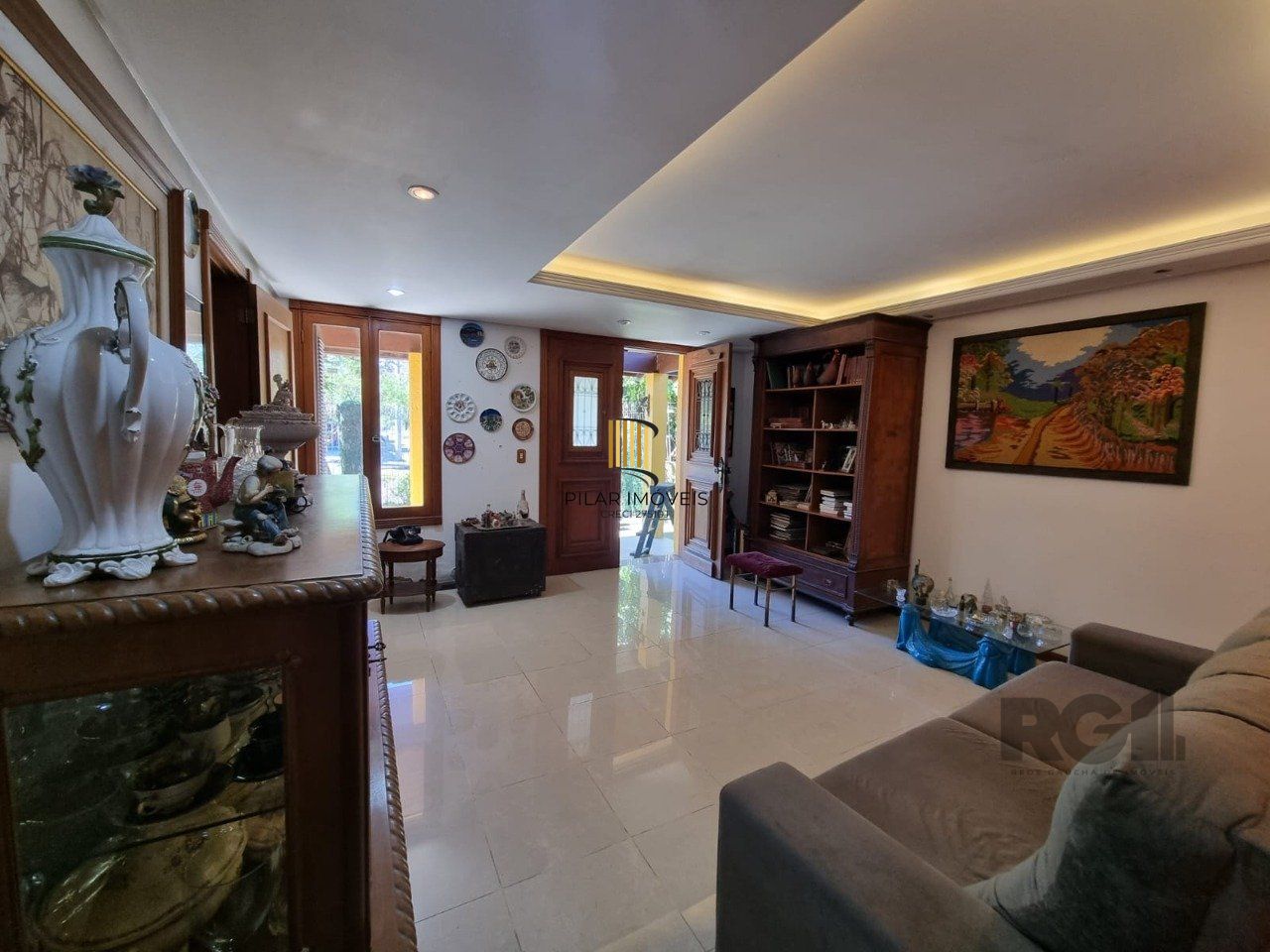 Casa com 4 Dormitórios / Piscina / Terraço / Bairro Ipanema