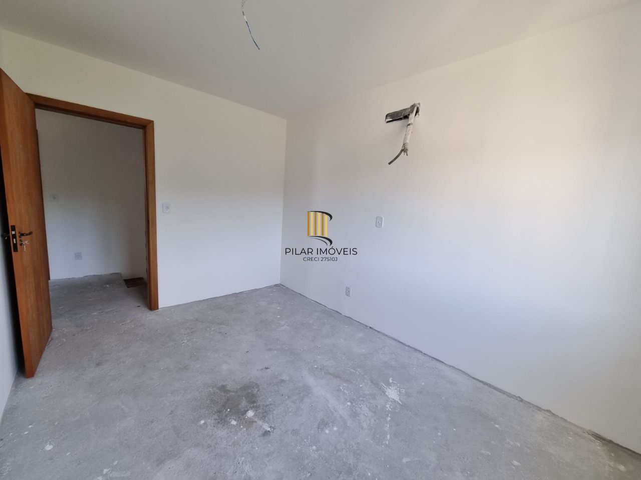 Casa Para Venda 03 Dormitórios / Suíte / Pátio com Churrasqueira / Condomínio Ilha Verde