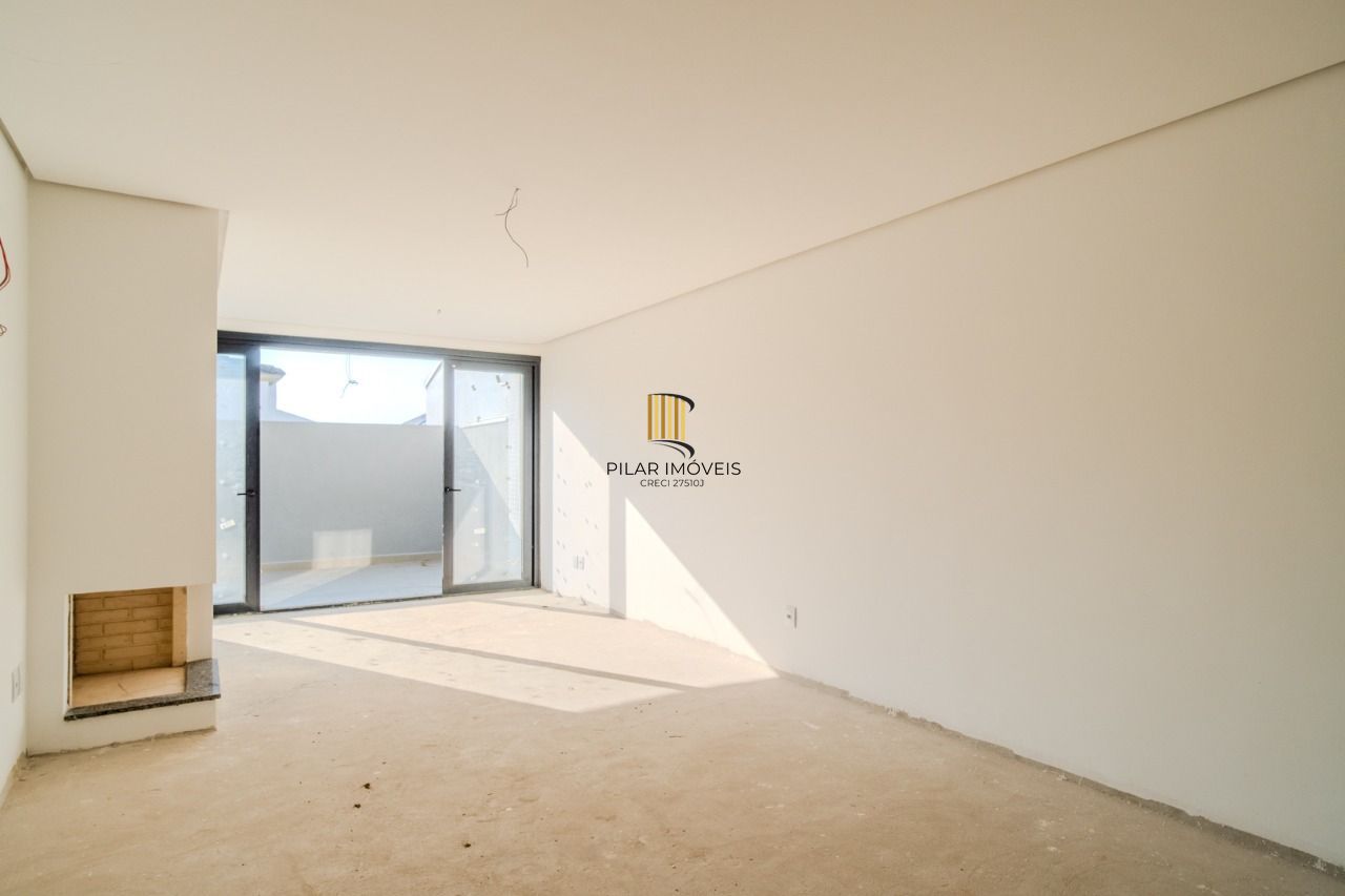 Apartamento Garden / 3 Dormitórios / Suíte / Amplo Pátio / Bairro Tristeza