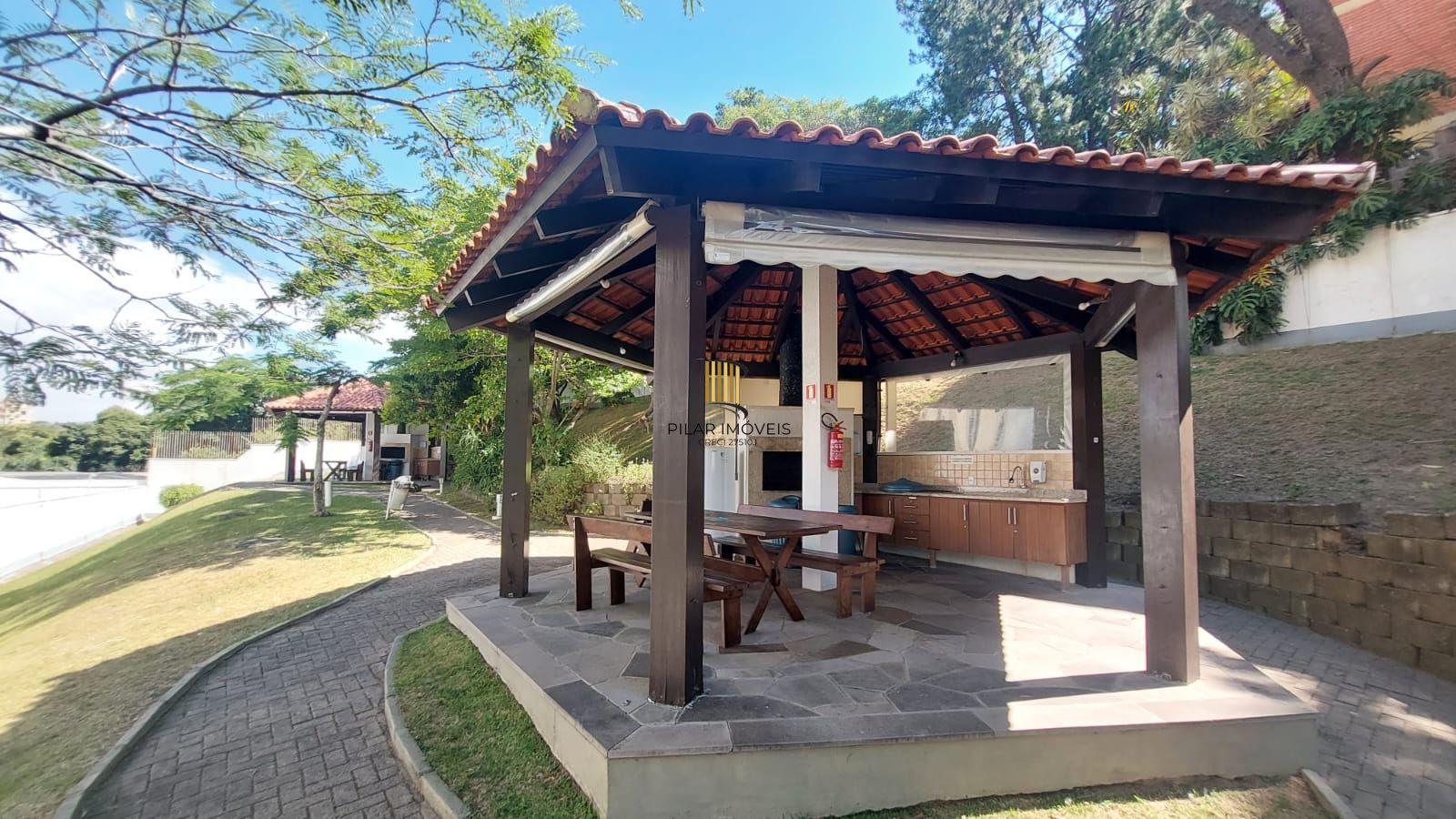 APARTAMENTO 3 DORMITÓRIOS - SUITE - CHURRASQUEIRA  - CRISTAL - PORTO ALEGRE - RS