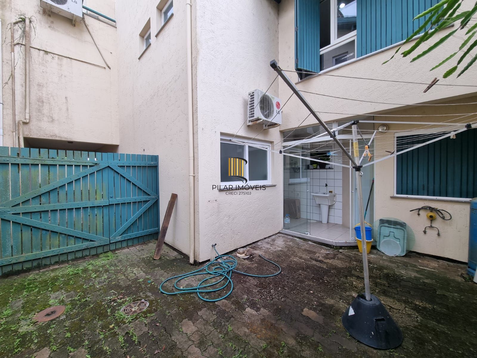 Casa em Condomínio 3 Suítes / Bairro Ipanema