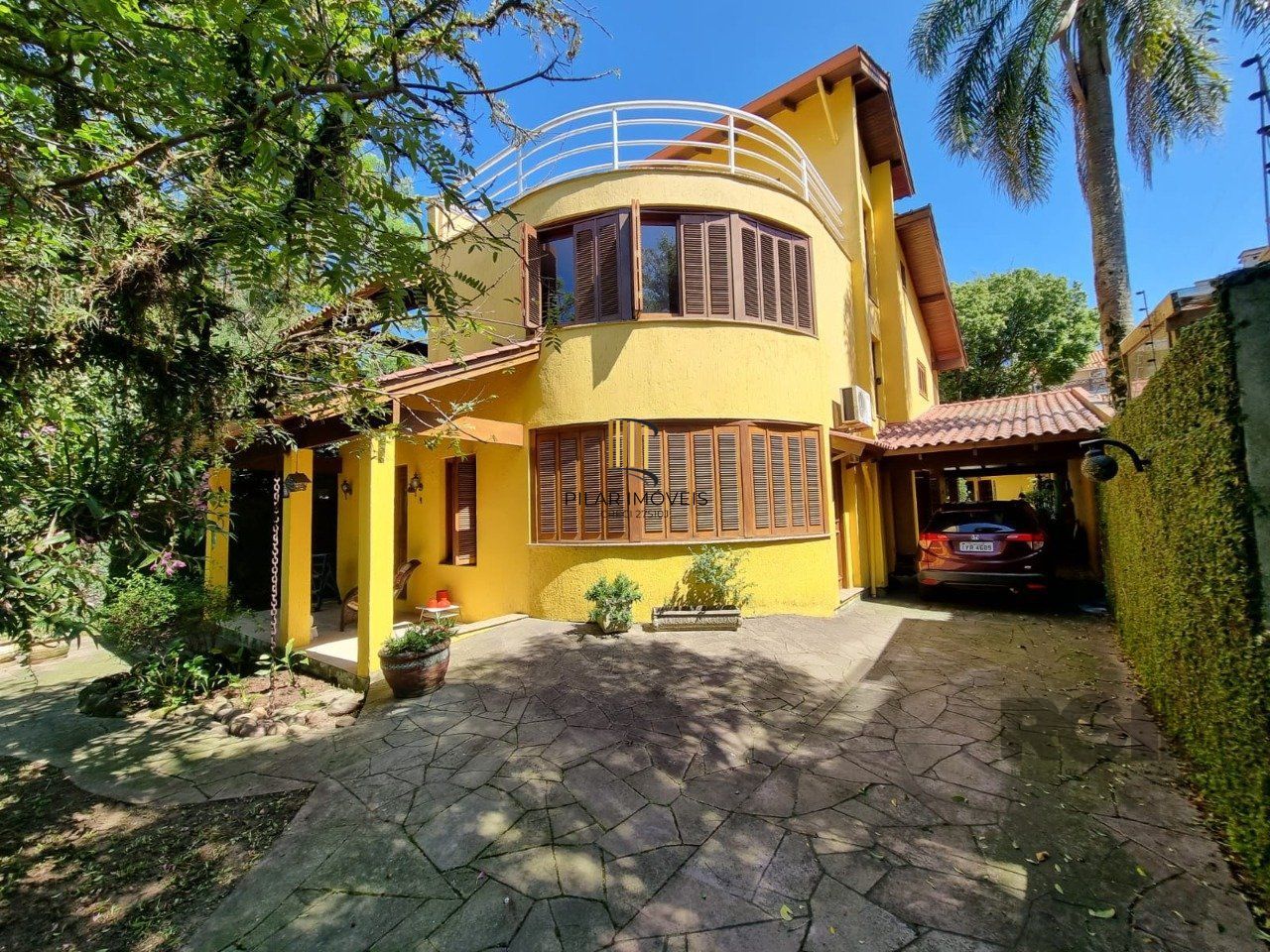 Casa com 4 Dormitórios / Piscina / Terraço / Bairro Ipanema