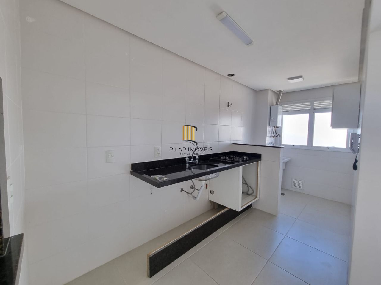 Apartamento 02 Dormitórios Com Sacada Bairro Tristeza