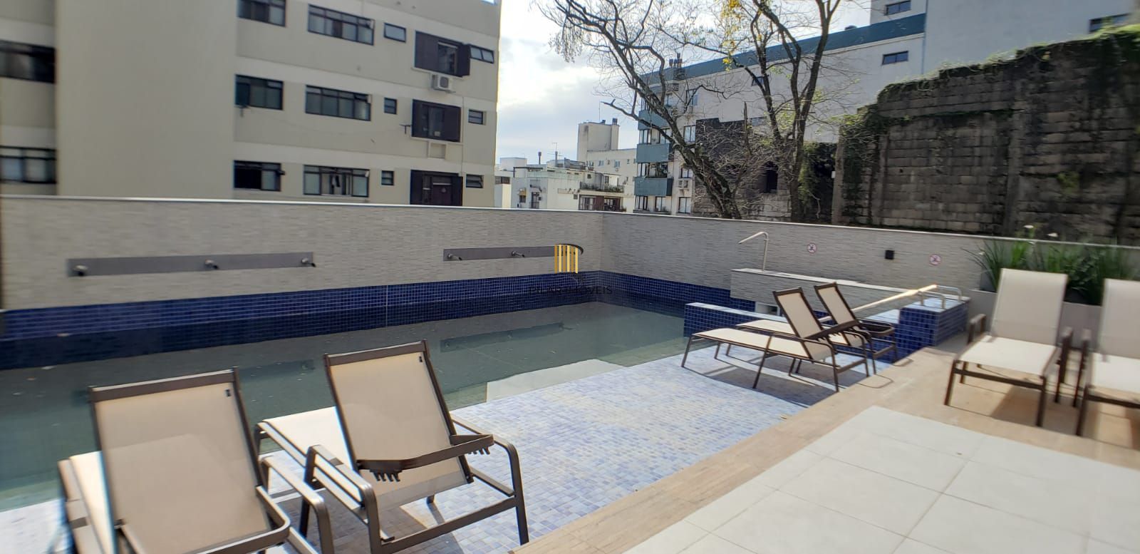 Apartamento para Venda - 101m², 3 dormitórios, sendo 3 suites, 2 vagas - Menino Deus