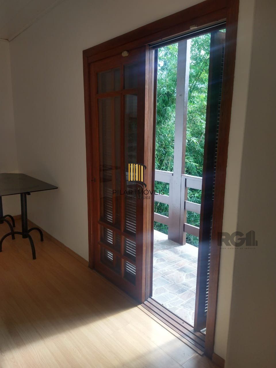 Casa Para Venda Com Amplo Pátio e Piscina