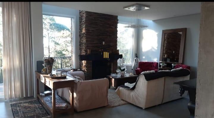 CASA COM PISCINA INDOOR NO CONDOMÍNIO VIVENDAS DA SERRA – CANELA/RS