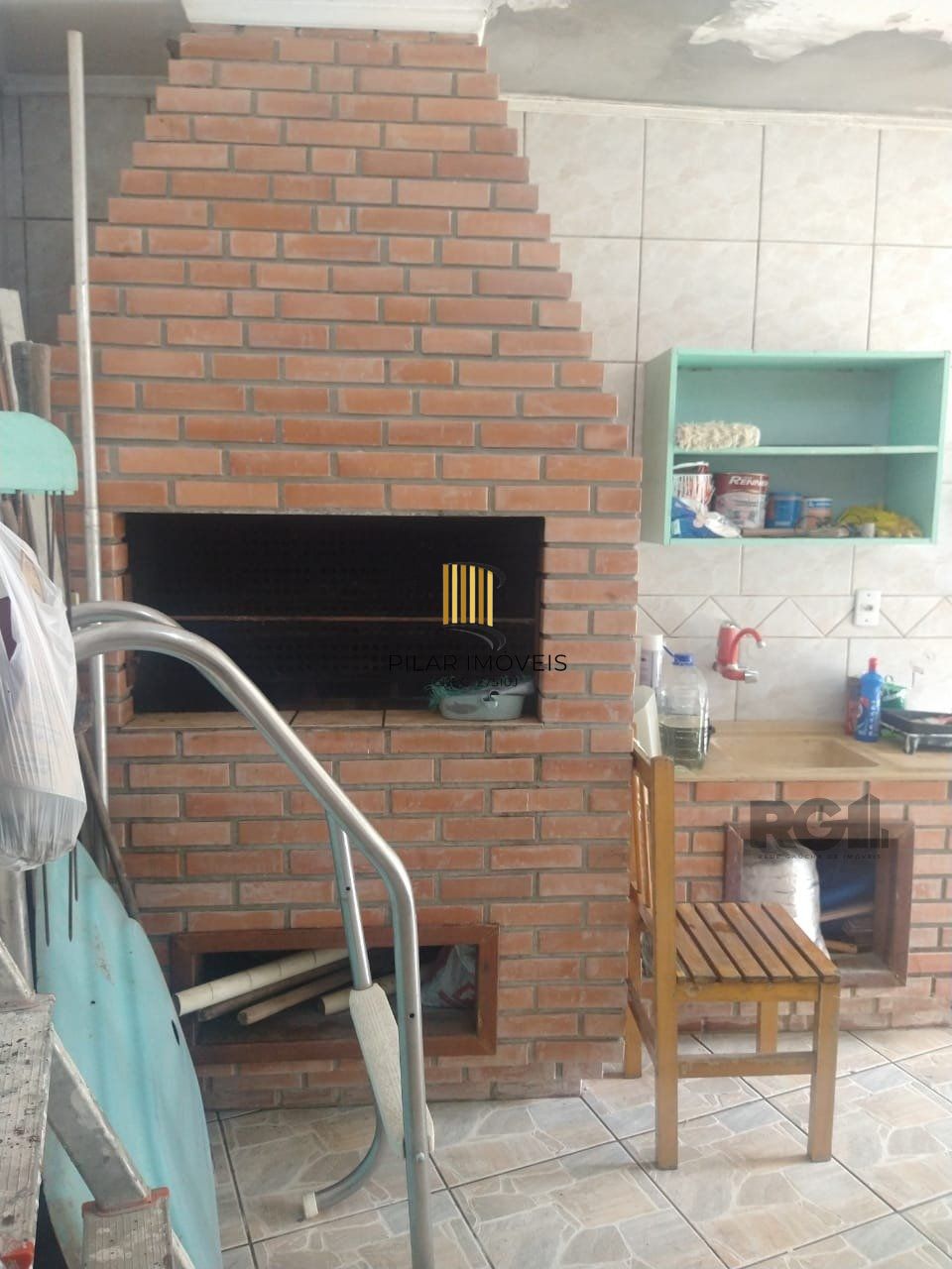 Casa Para Venda Com Amplo Pátio e Piscina