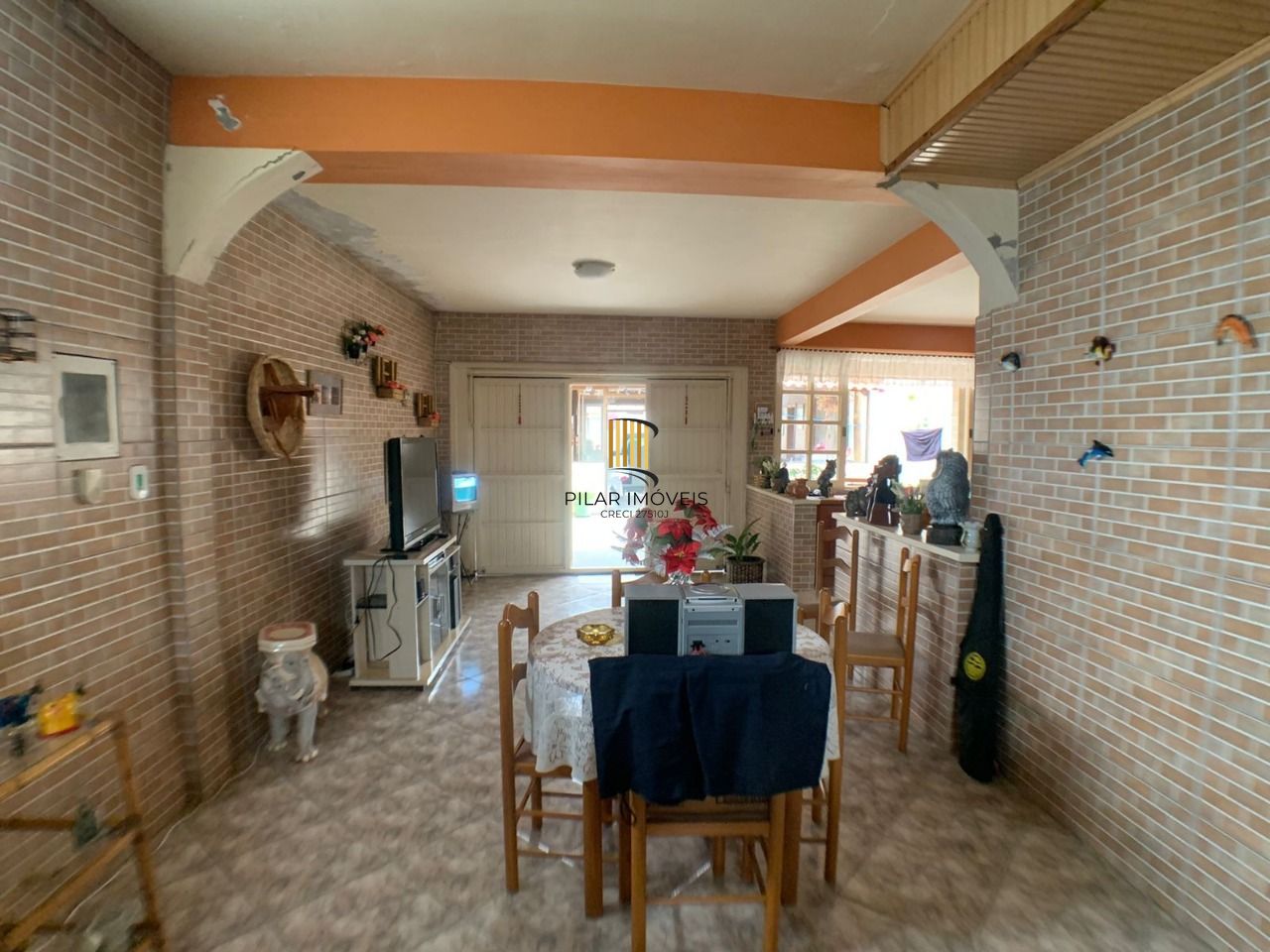 Casa para Venda - 318m², 3 dormitórios, Piscina, Bairro Guarujá