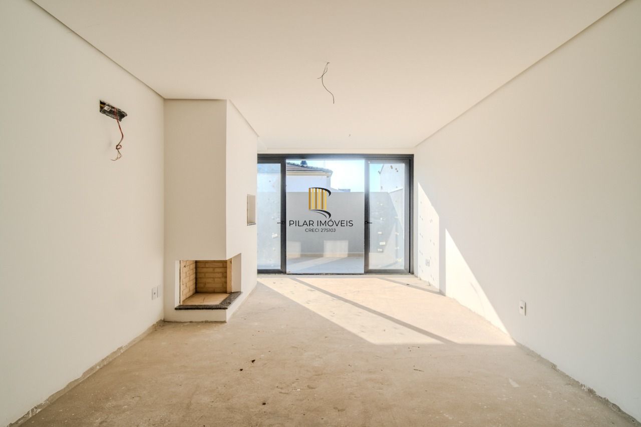 Apartamento Garden / 3 Dormitórios / Suíte / Amplo Pátio / Bairro Tristeza