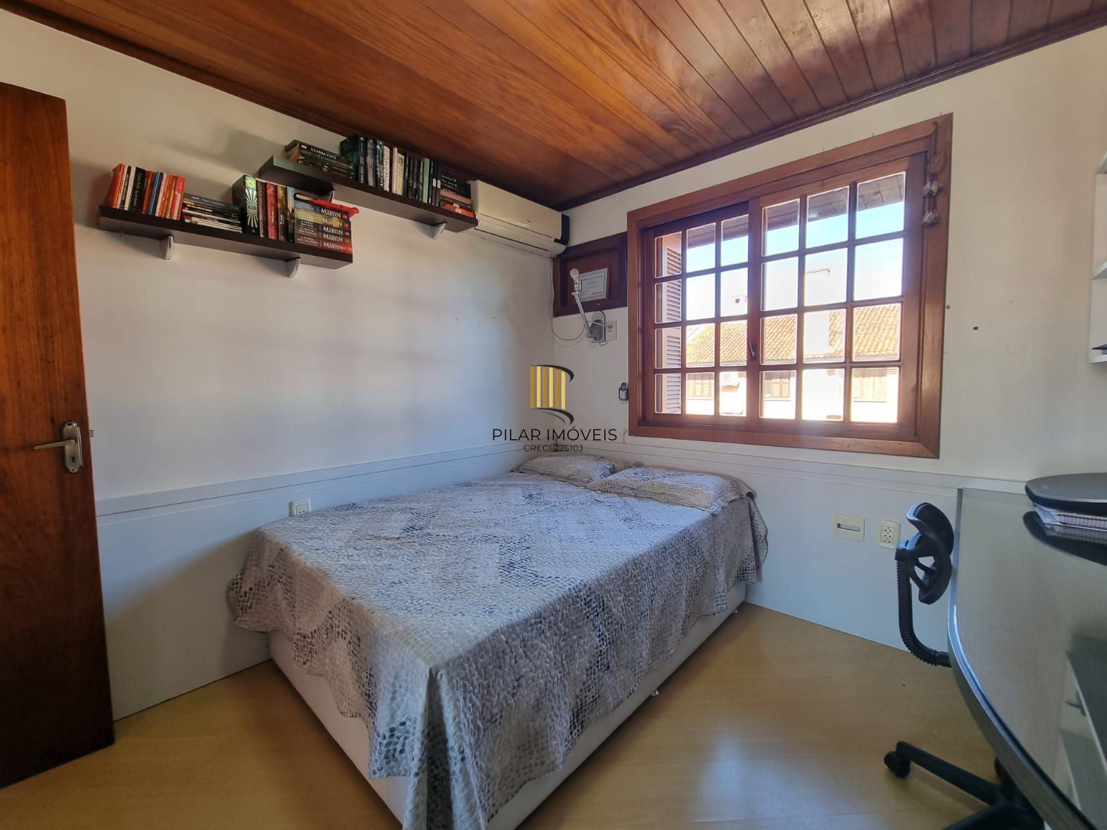 Casa de 3 Dormitórios em Condomínio Fechado Infra Completa