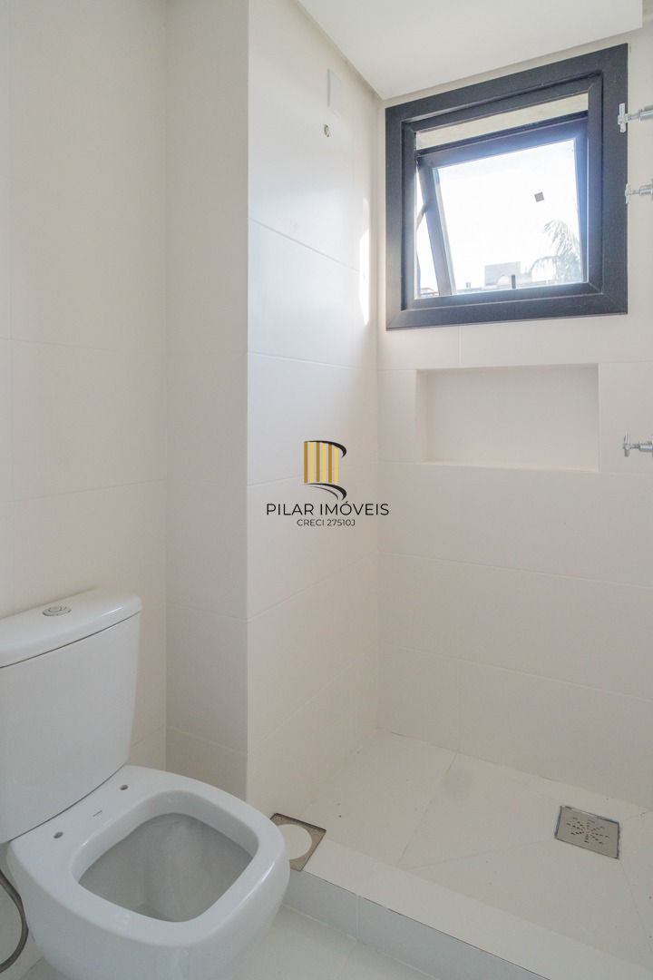 Apartamento Garden / 3 Dormitórios / Suíte / Amplo Pátio / Bairro Tristeza