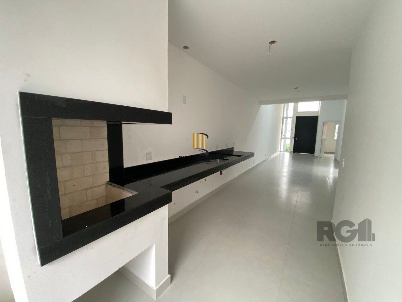 Casa Térrea 03 Dormitórios 01 Suíte