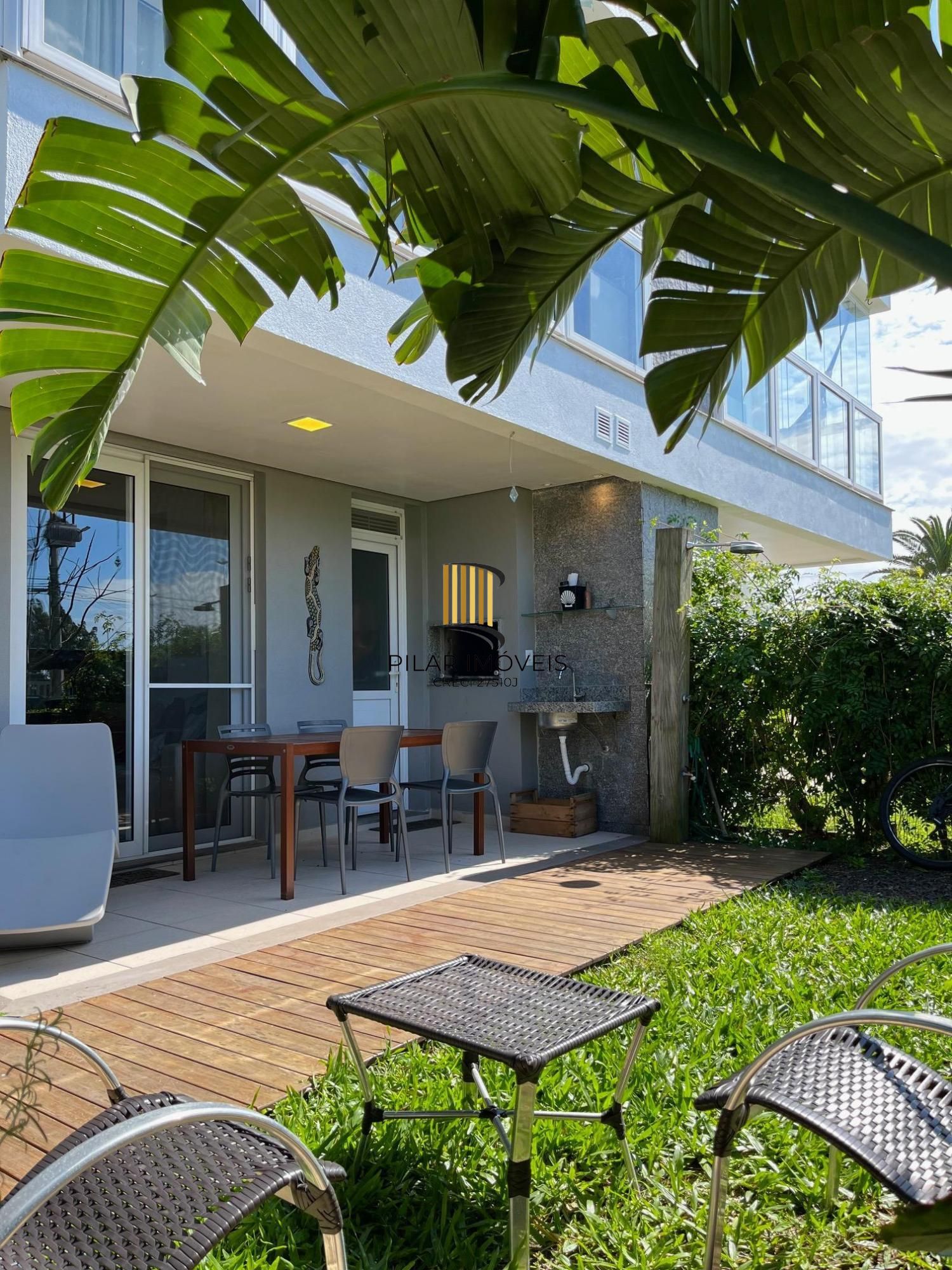 Loft Mobiliado com Espaço Gourmet no Rossi Atlântida – Conforto e Luxo à Beira-Mar!