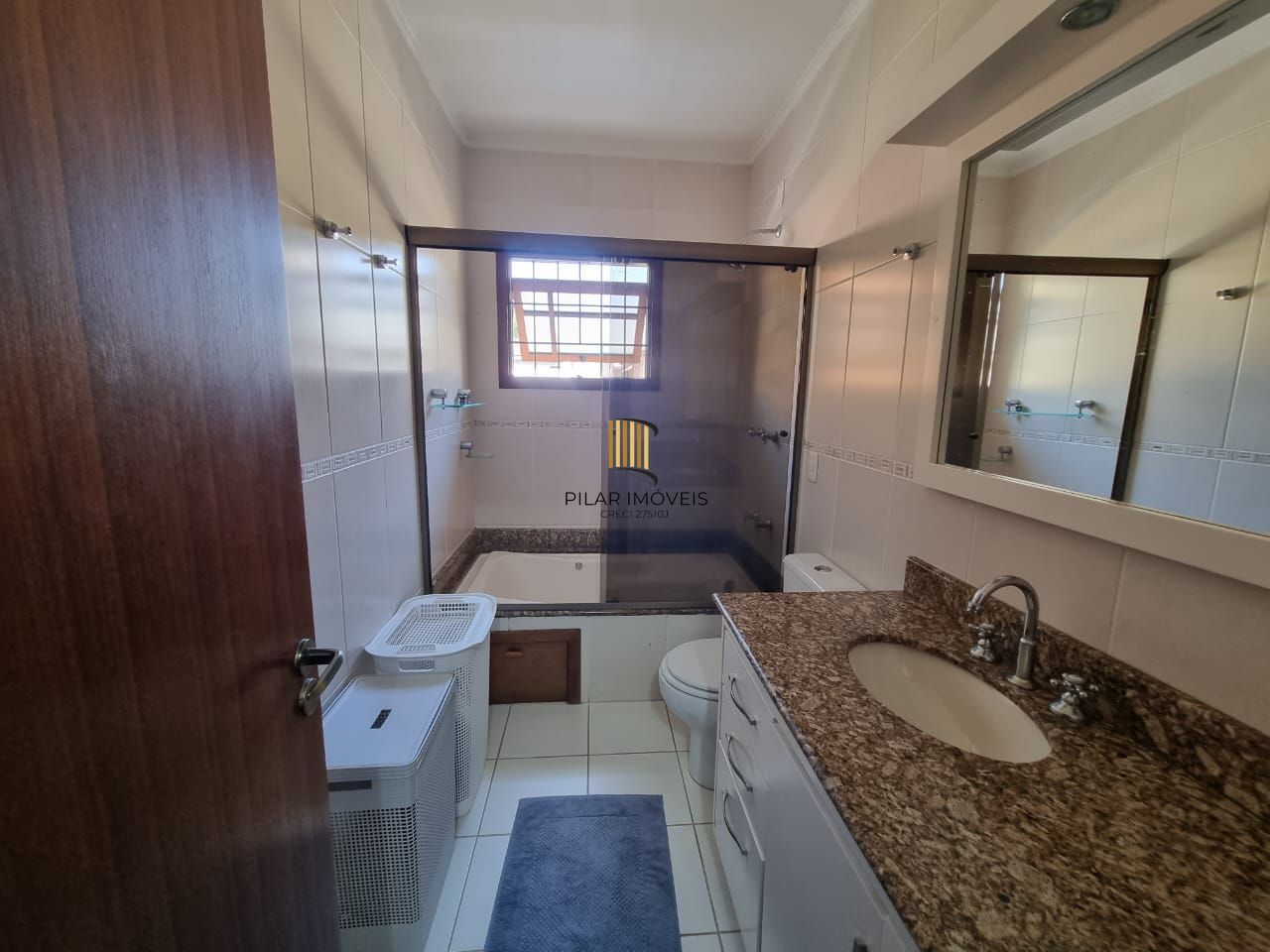 Casa com 3 Dormitórios - Bairro Assunção - Próximo ao Guaíba