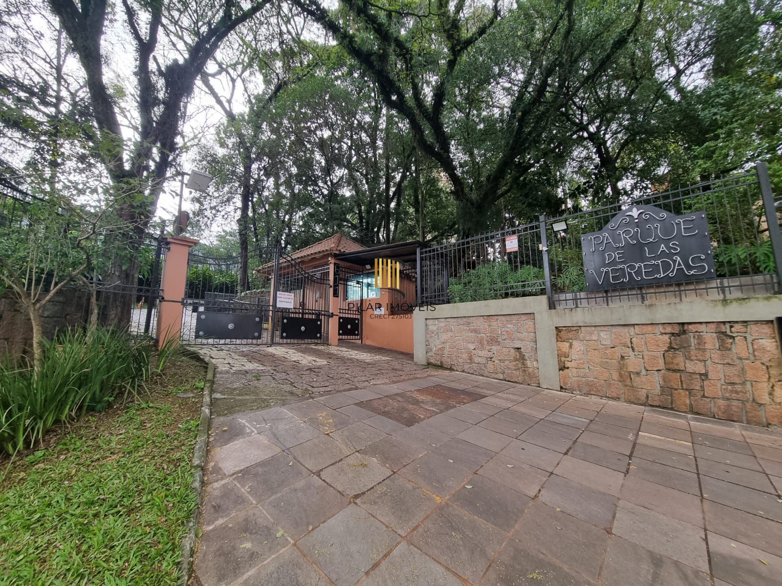 Apartamento 3 Dormitórios C Sacada e Churrasqueira