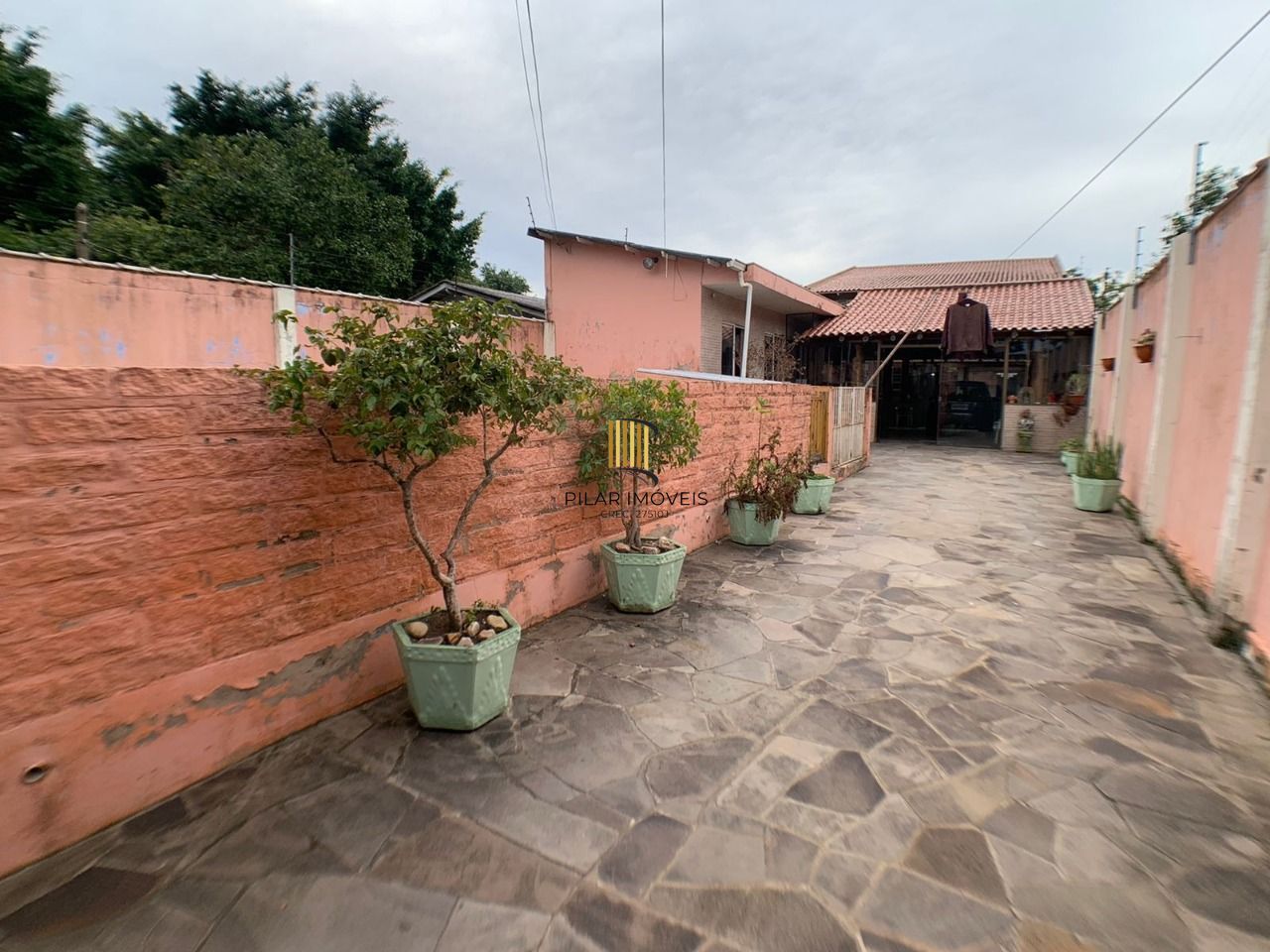 Casa para Venda - 318m², 3 dormitórios, Piscina, Bairro Guarujá