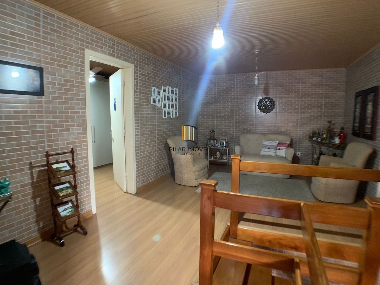 Casa para Venda - 318m², 3 dormitórios, Piscina, Bairro Guarujá