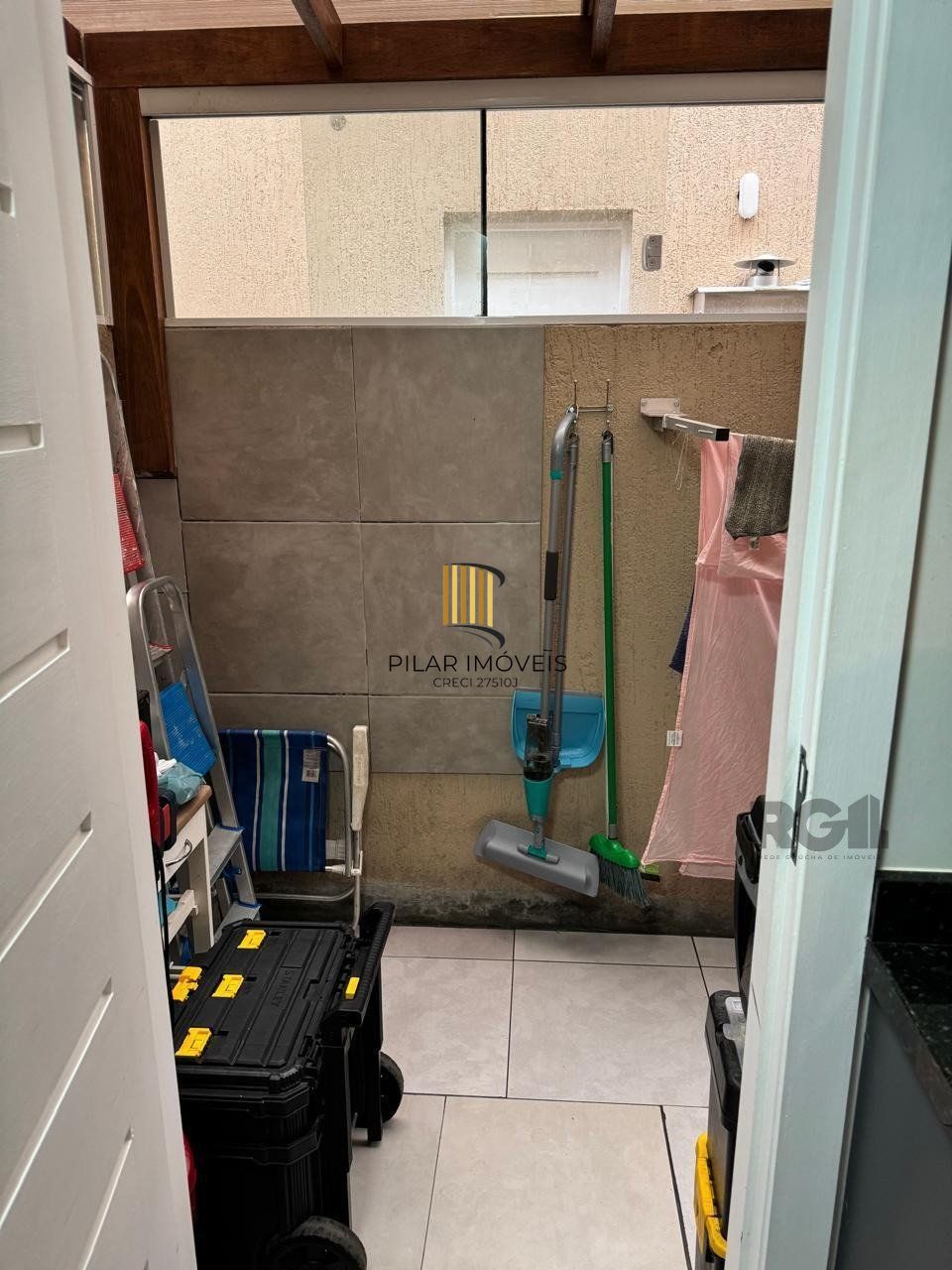 Casa de Condomínio 2 dormitórios no bairro Ponta Grossa