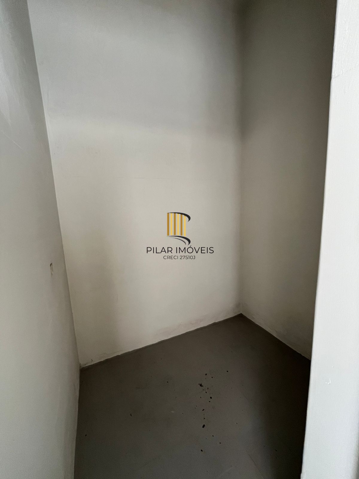 Apartamento térreo com pátio privativo em localização estratégica