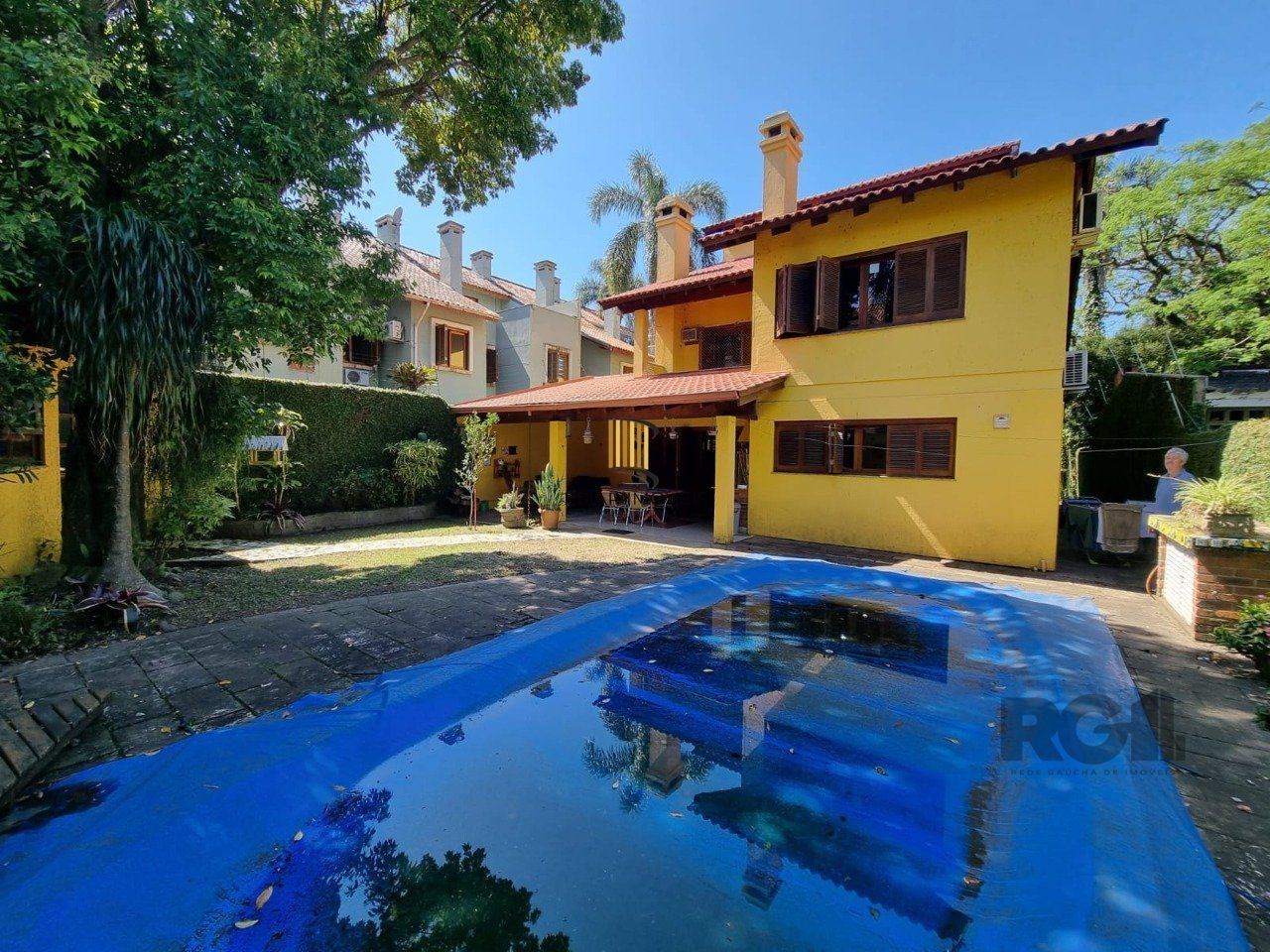 Casa com 4 Dormitórios / Piscina / Terraço / Bairro Ipanema