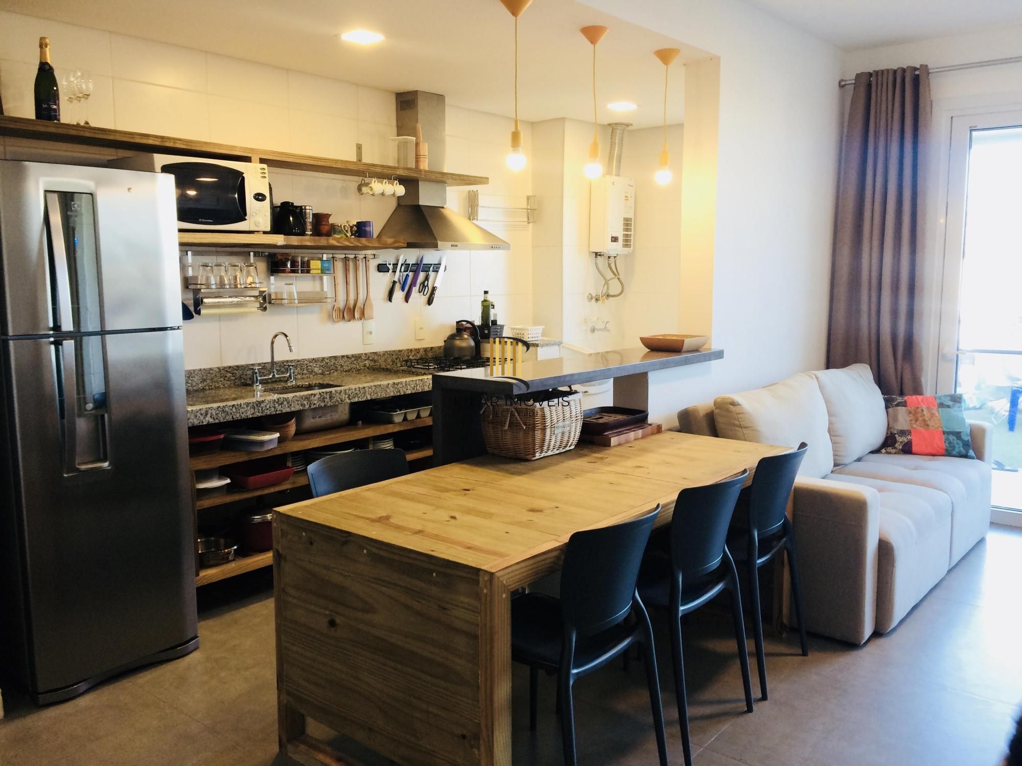 Loft Mobiliado com Espaço Gourmet no Rossi Atlântida – Conforto e Luxo à Beira-Mar!