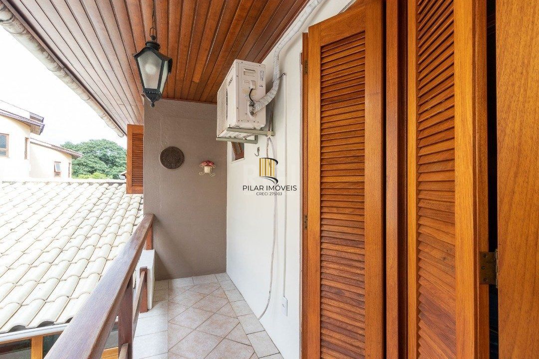 Casa a venda em condominio no bairro Jardim Isabel