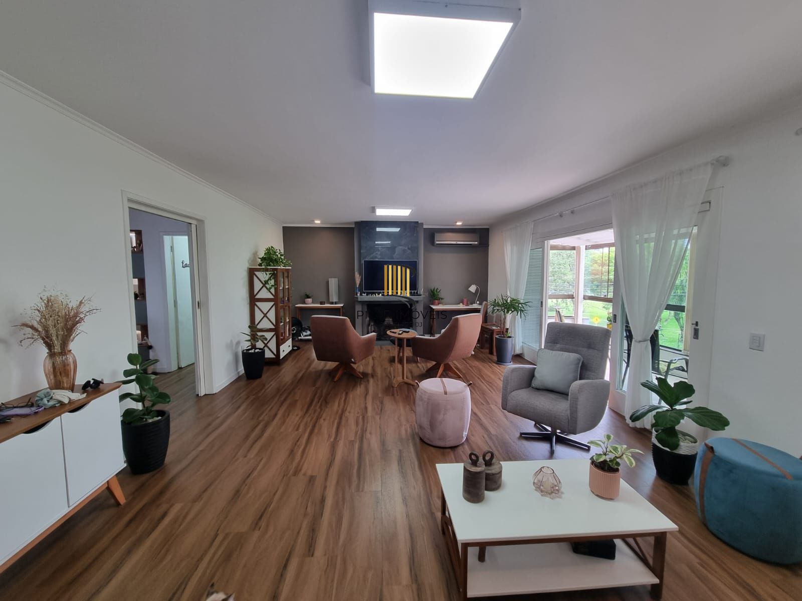 Casa terrea e reformada no bairro Nonoai