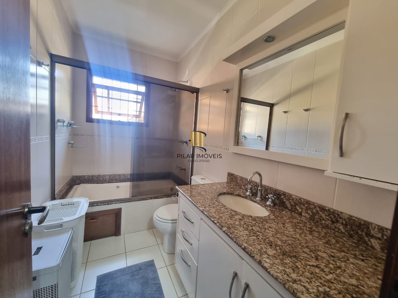 Casa com 3 Dormitórios - Bairro Assunção - Próximo ao Guaíba