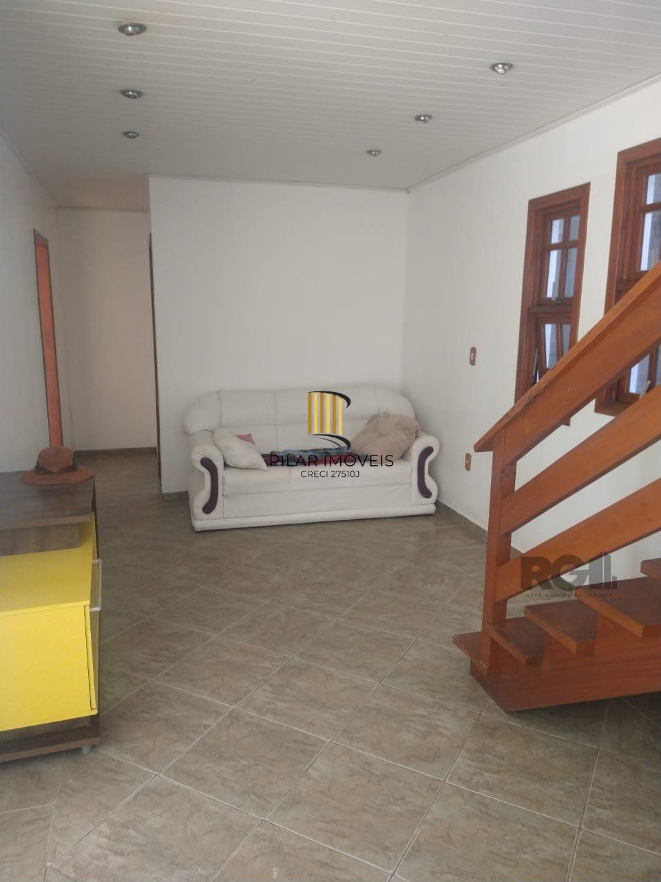 Casa Para Venda Com Amplo Pátio e Piscina