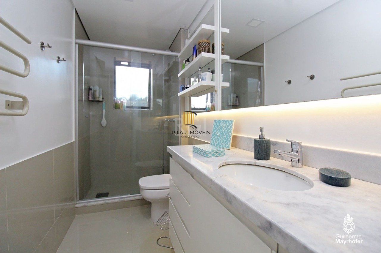 Apartamento para Venda - 128m², 3 dormitórios, sendo 3 suites, 2 vagas - Menino Deus