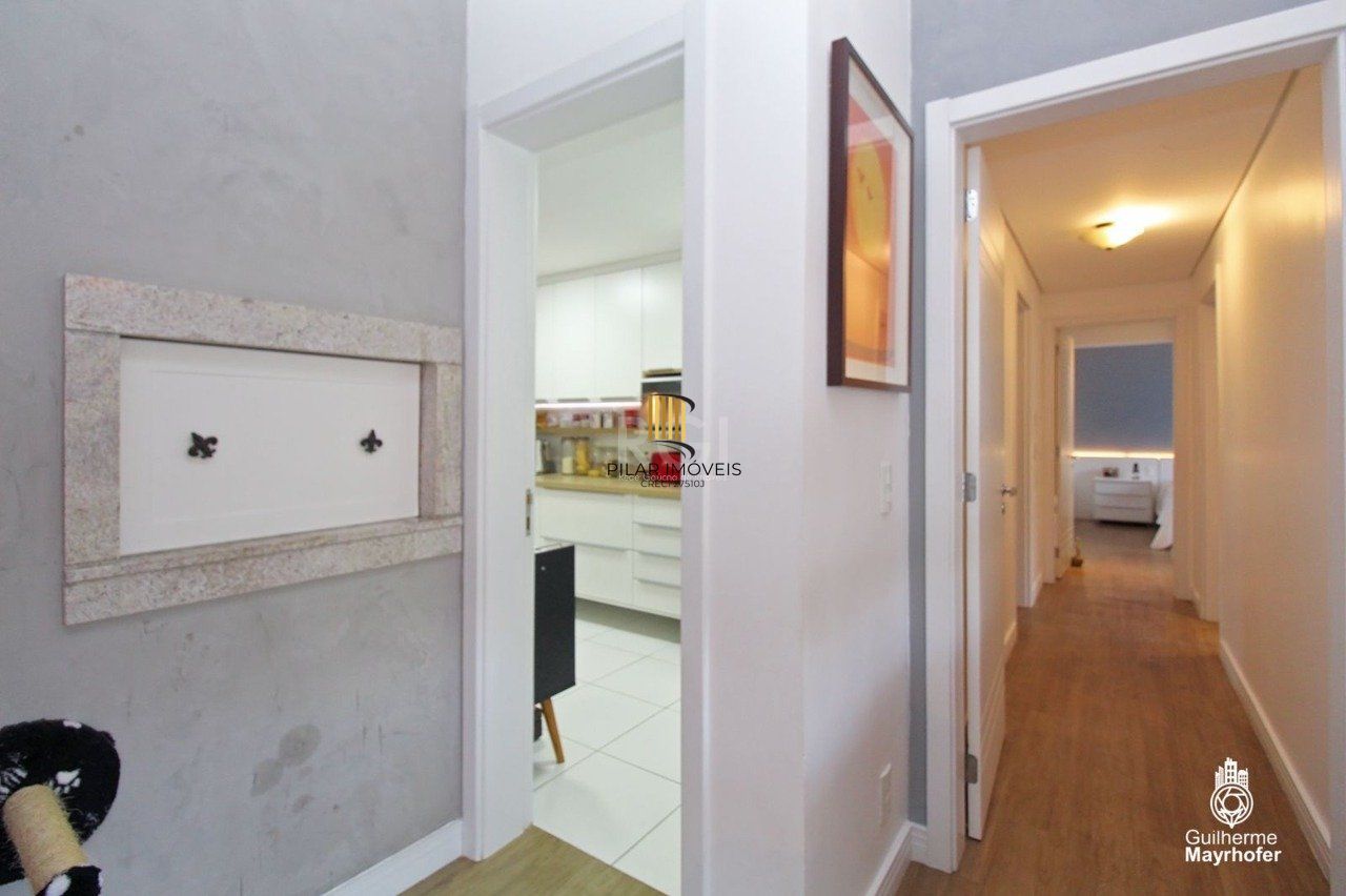 Apartamento para Venda - 128m², 3 dormitórios, sendo 3 suites, 2 vagas - Menino Deus
