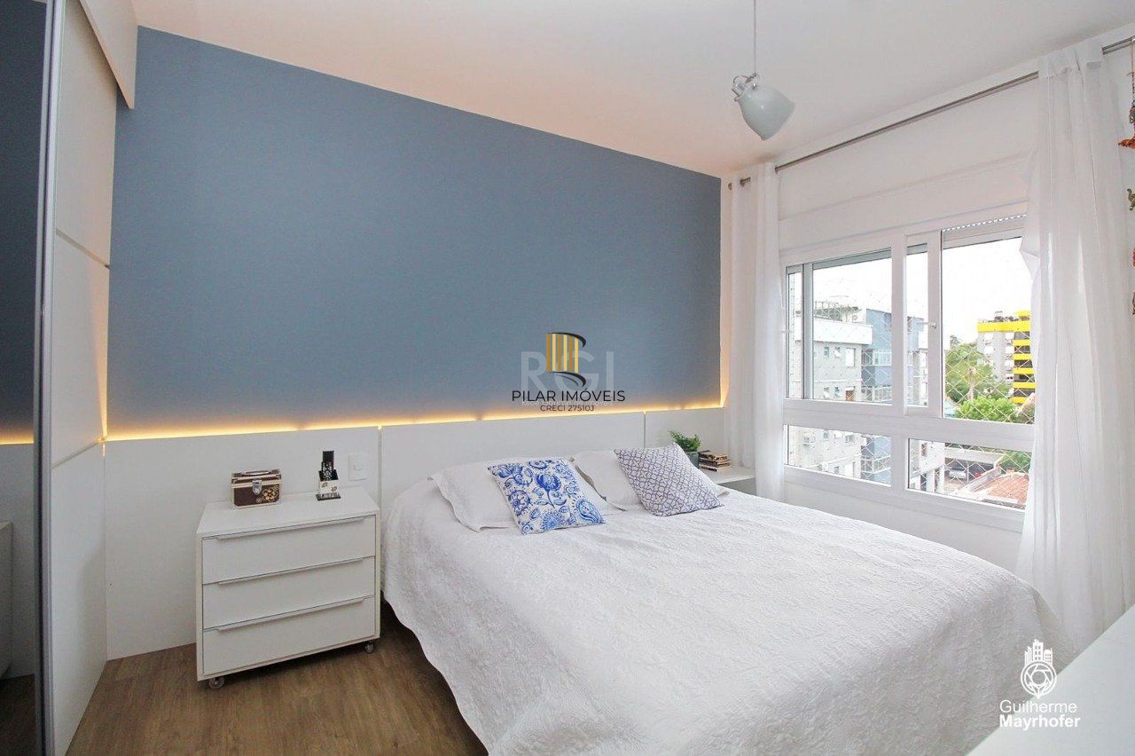 Apartamento para Venda - 128m², 3 dormitórios, sendo 3 suites, 2 vagas - Menino Deus