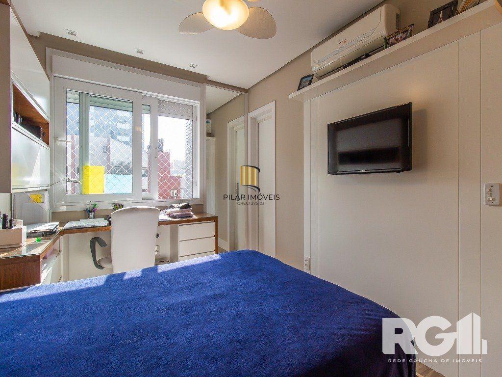 Belíssimo apartamento todo decorado por arquiteto. Apartamento com 170 m2, 3 suítes, sendo 1 suíte máster no bairro Petrópolis.